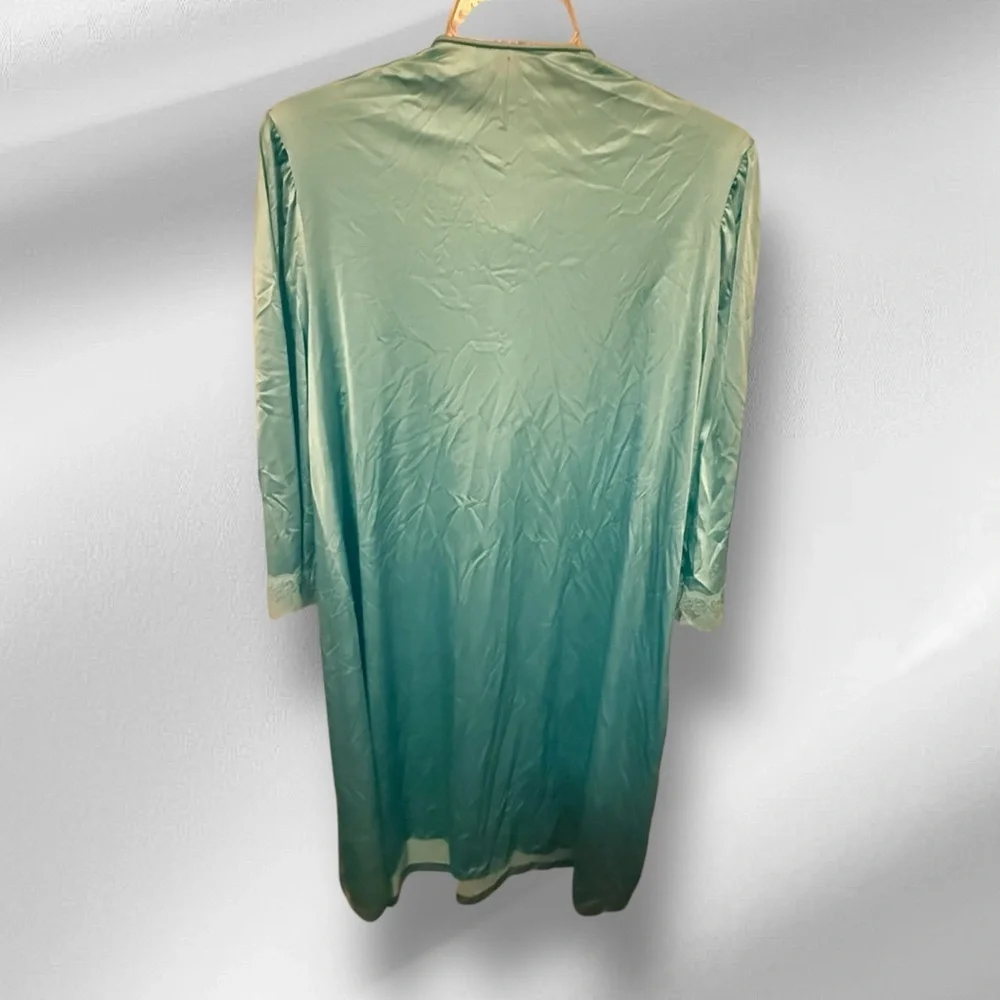 Vintage Vanity‎ Fair Robe